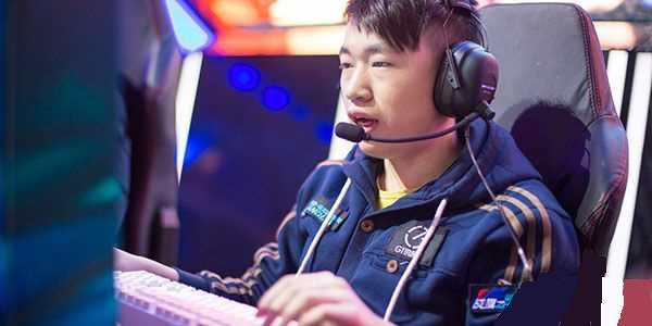 费莱尼去留 费莱尼去留